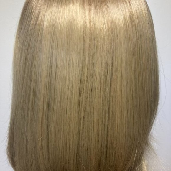 Shoulder-Length Blonde Wig - Picture 7 of 9
